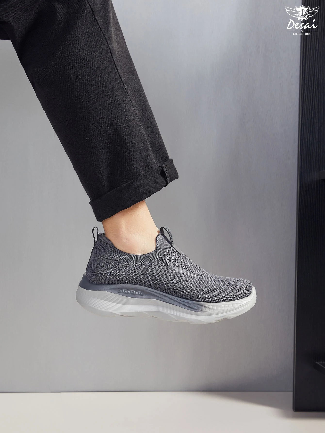 Summer Mesh Shoes for Men, Round Toe Lightweight Flexible Sneakers, Breathable Non-Slip Footwear for Gym, Jogging and Travel