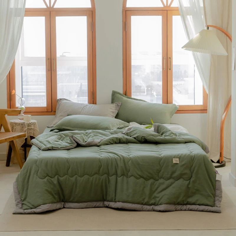 Lightweight Solid Color Summer Quilt in Polyester