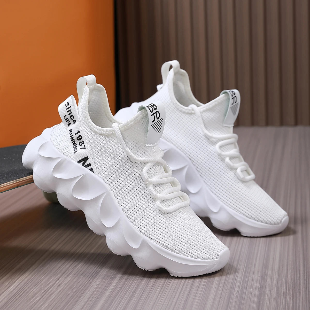 Men's Large Size Casual Sports Shoes for Hiking and Running