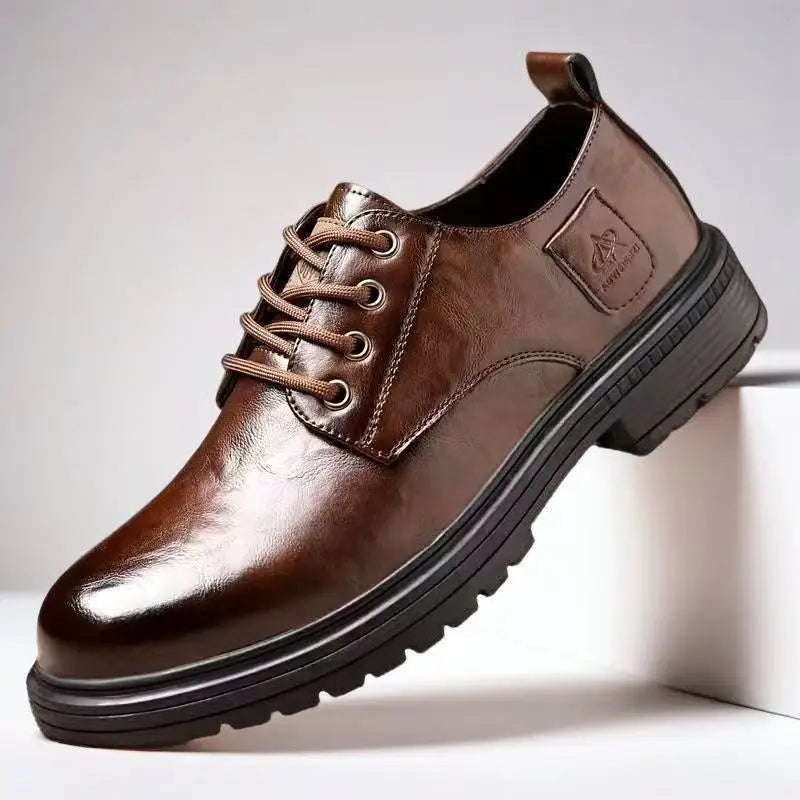 Mens Casual Brogue Shoes in Genuine Leather for Spring Autumn