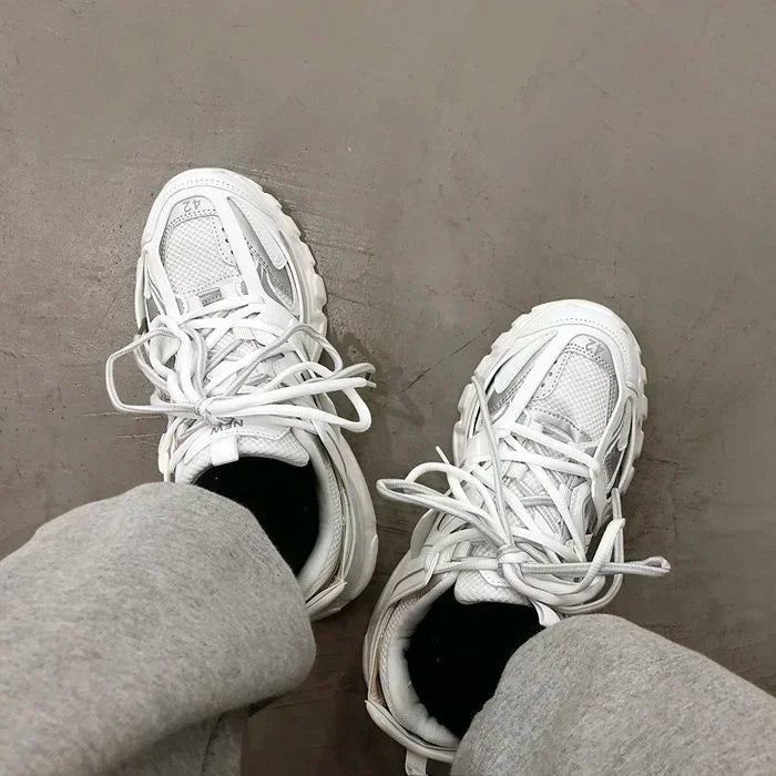 HUISONG Lace-Up Casual Sneakers for Men