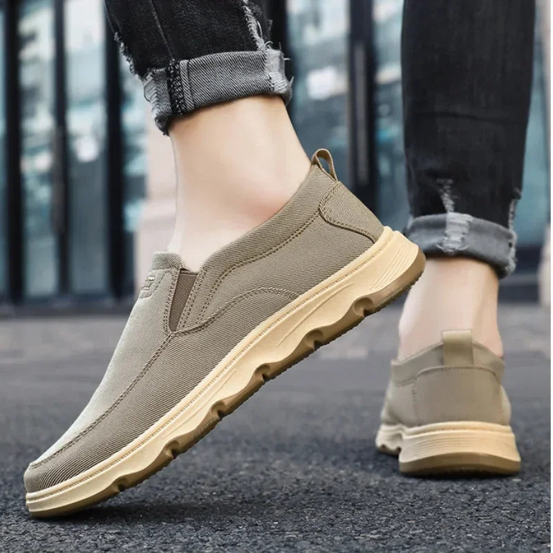 Men's Casual Slip-On Shoes in Canvas and Plastic