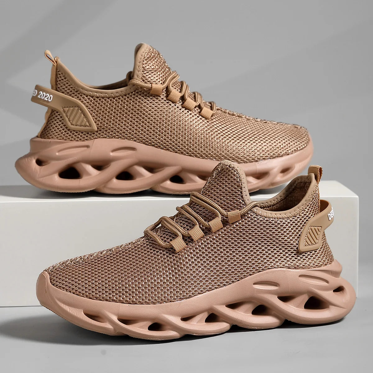 2026 Spring New Men's Shoes Fashion Casual Trendy Versatile Sneakers Lightweight Breathable Mesh