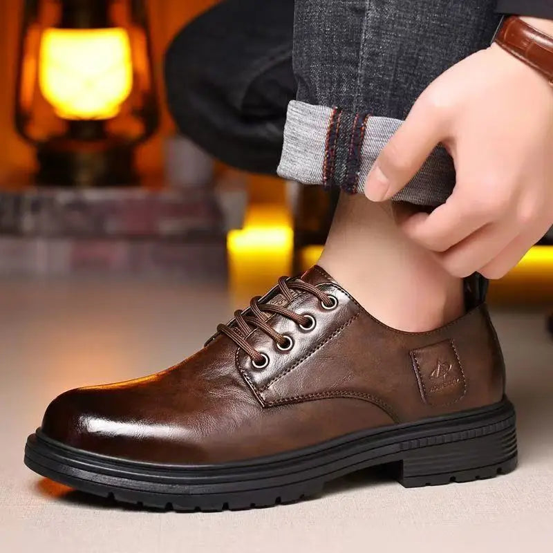 Mens Casual Brogue Shoes in Genuine Leather for Spring Autumn