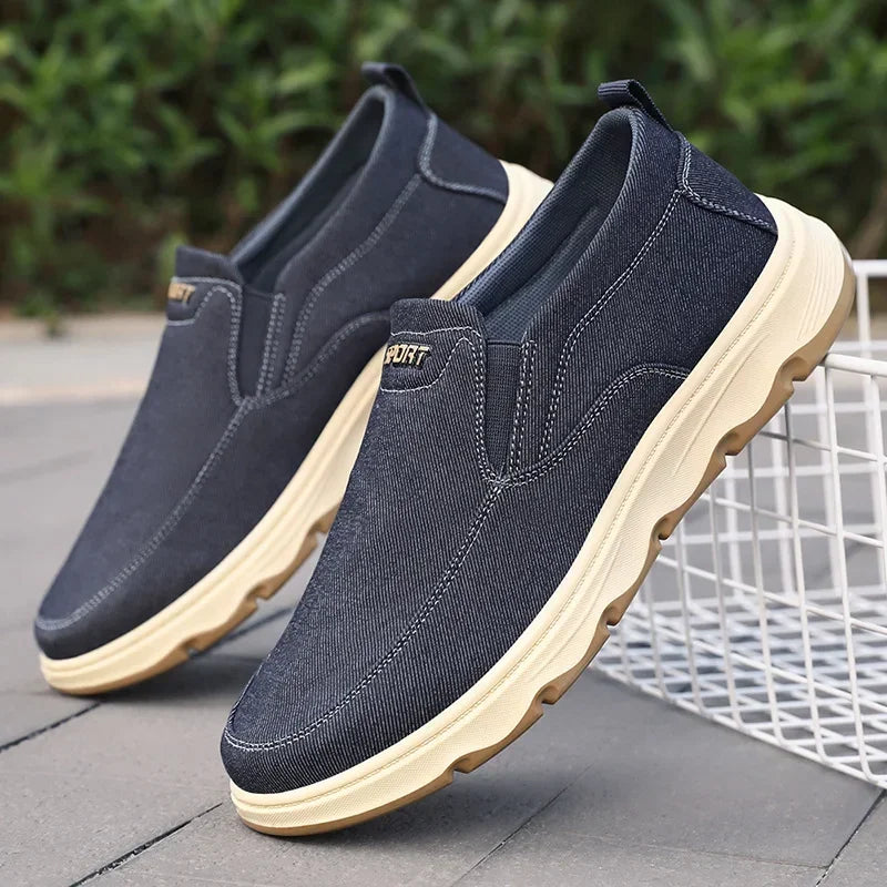 Men's Casual Slip-On Shoes in Canvas and Plastic