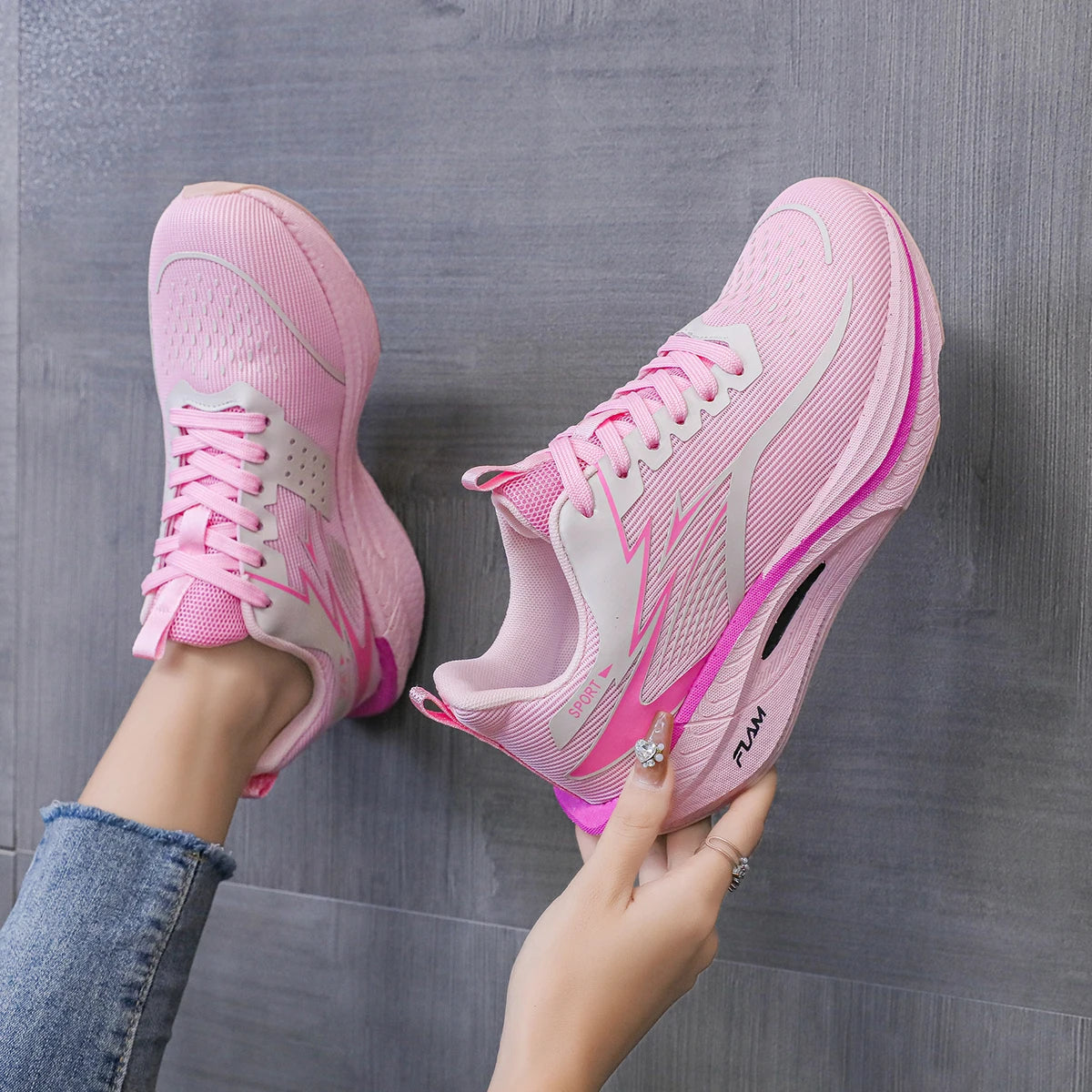 Men's Lightweight Breathable Running Shoes for Sports