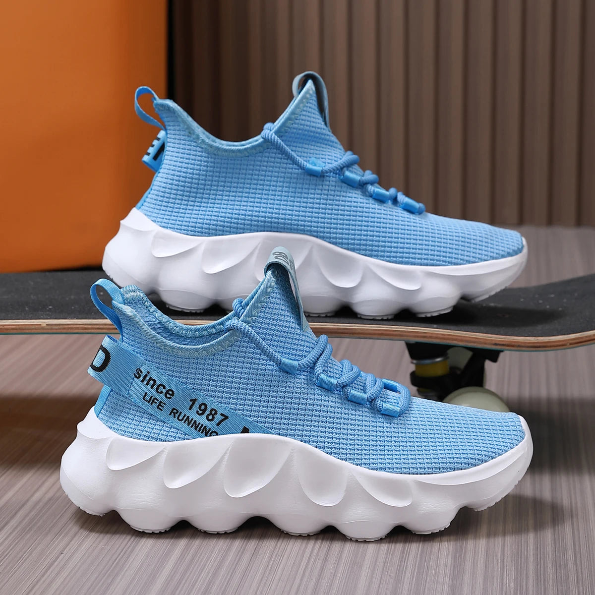 Men's Large Size Casual Sports Shoes for Hiking and Running