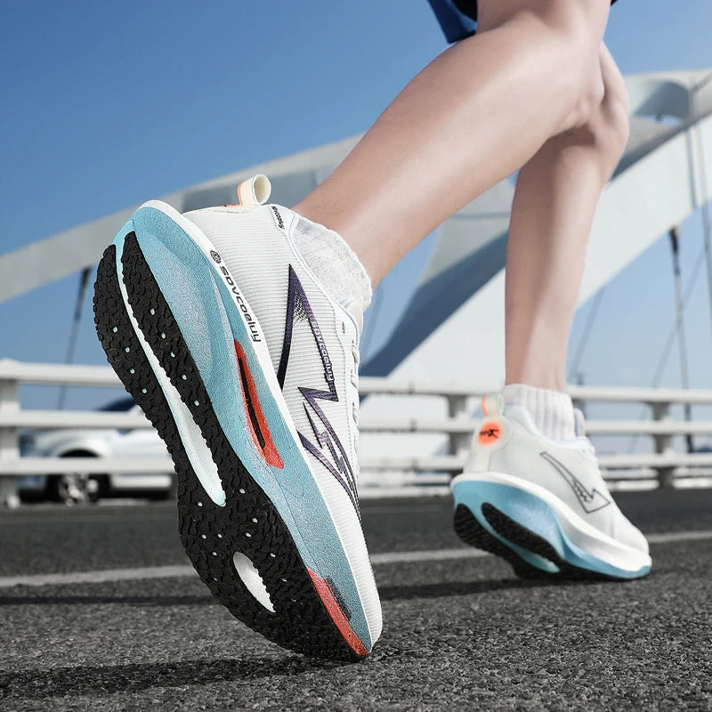 Men's Lightweight Breathable Running Shoes with Carbon Board