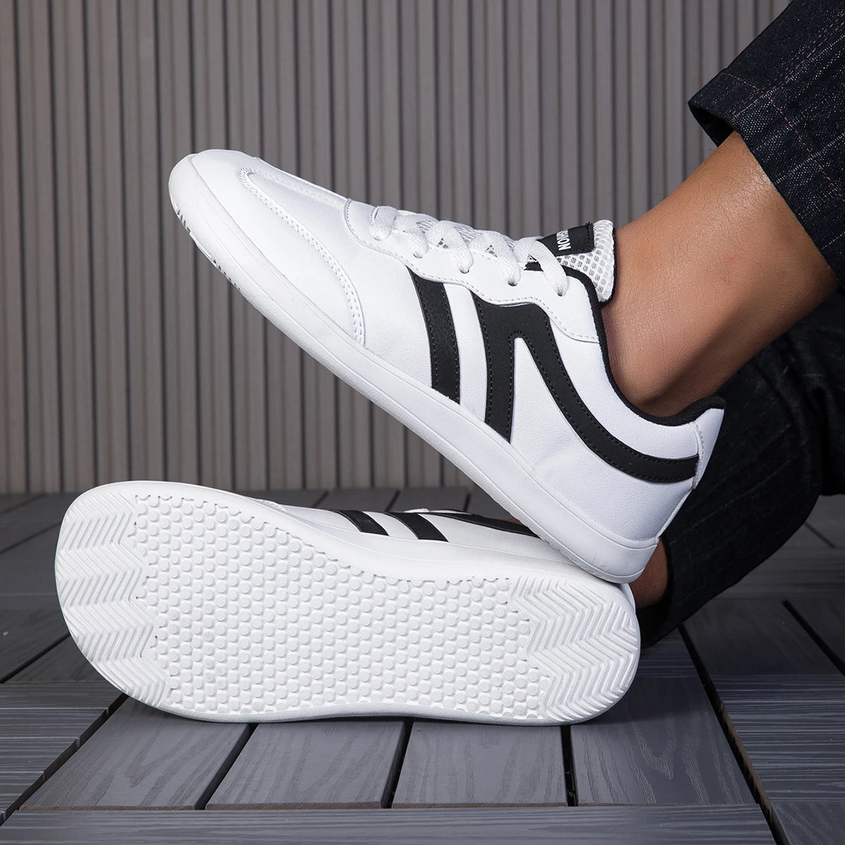 New Men Wide Toe Barefoot Shoes Women Breathable Board Shoes Outdoor Lightweight and Running Unisex Walking Shoes Trail Fashion