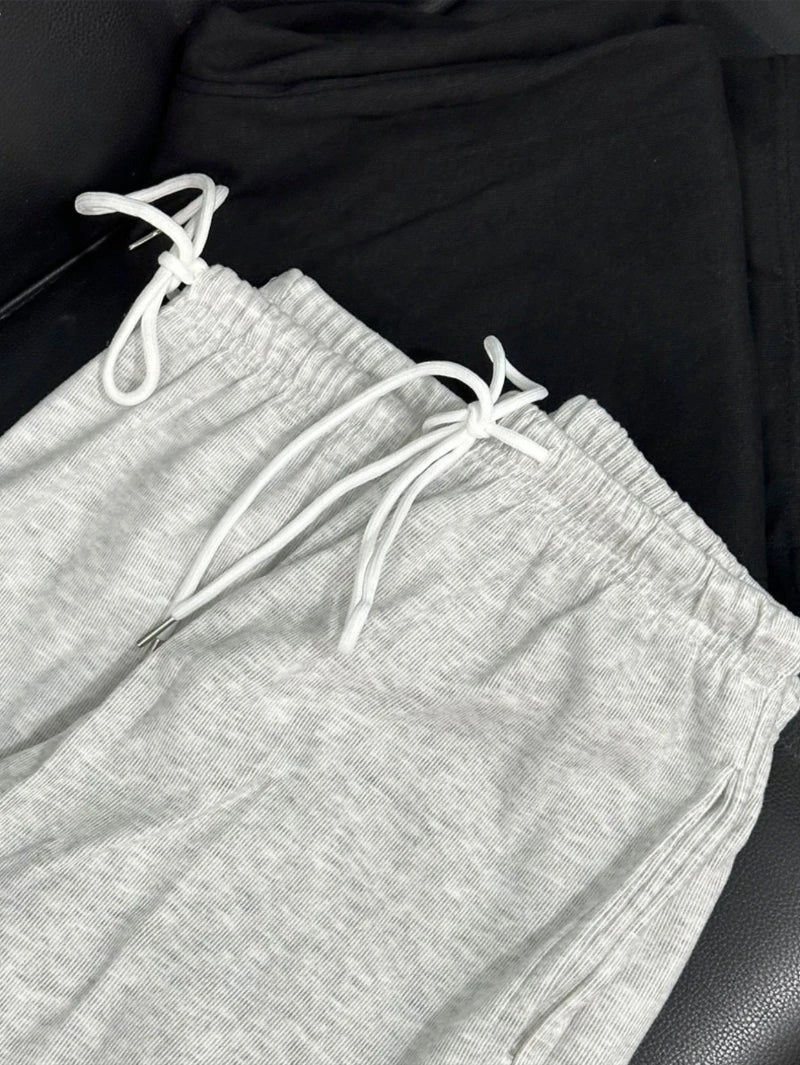 Men's Casual Jogging Pants - Straight-leg, loose fit loungewear pants solid coloelastic waistband and drawstring design