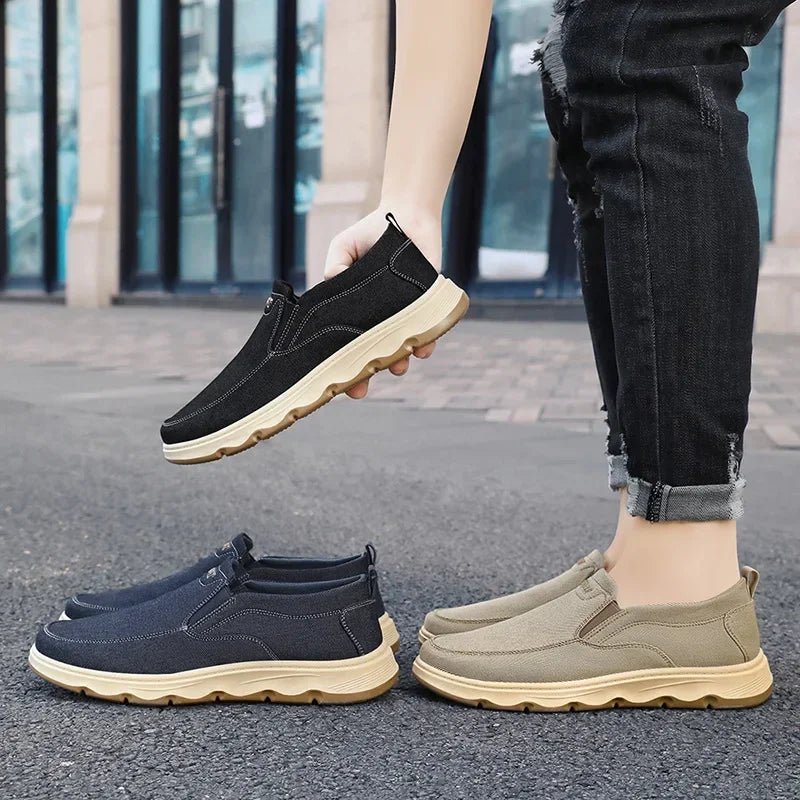 Men's Casual Slip-On Shoes in Canvas and Plastic