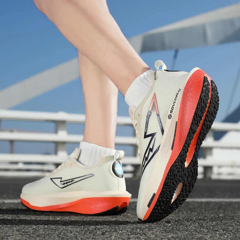 Men's Lightweight Breathable Running Shoes with Carbon Board