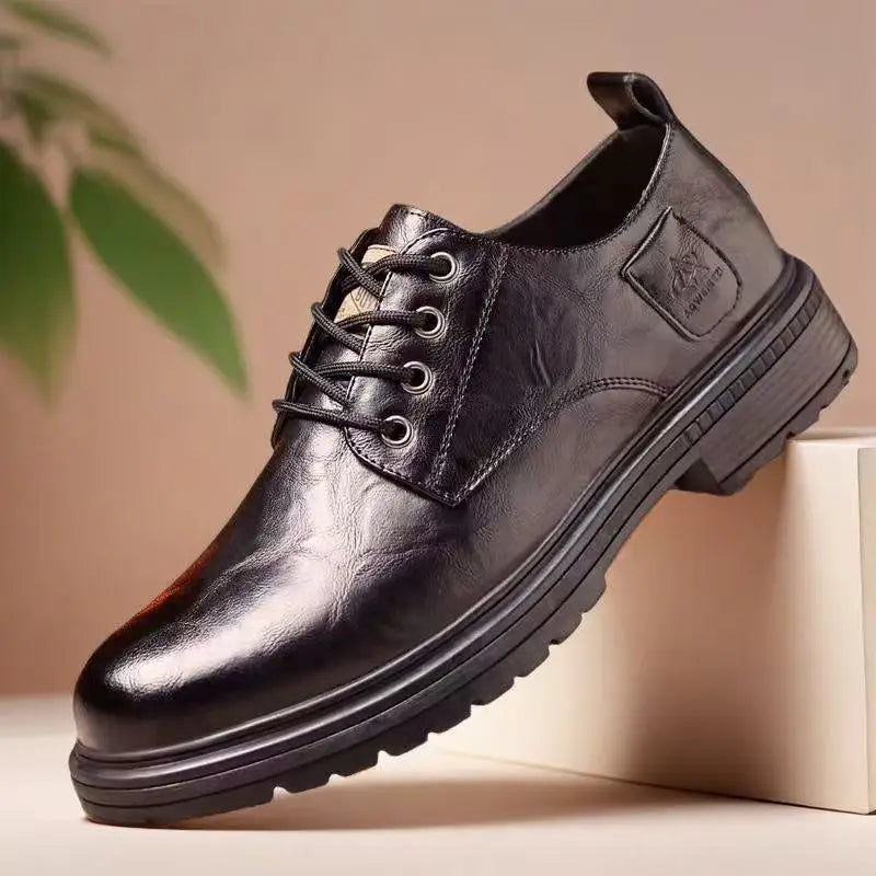 Mens Casual Brogue Shoes in Genuine Leather for Spring Autumn