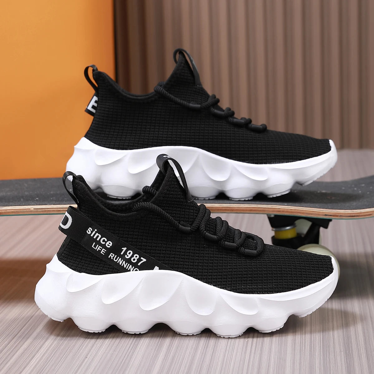 Men's Large Size Casual Sports Shoes for Hiking and Running