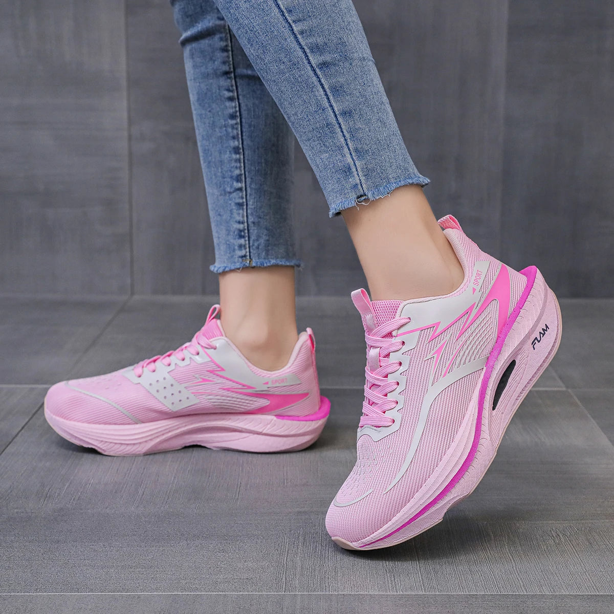 Men's Lightweight Breathable Running Shoes for Sports